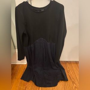 Black and navy seraphine maternity to nursing dress. Zip access.